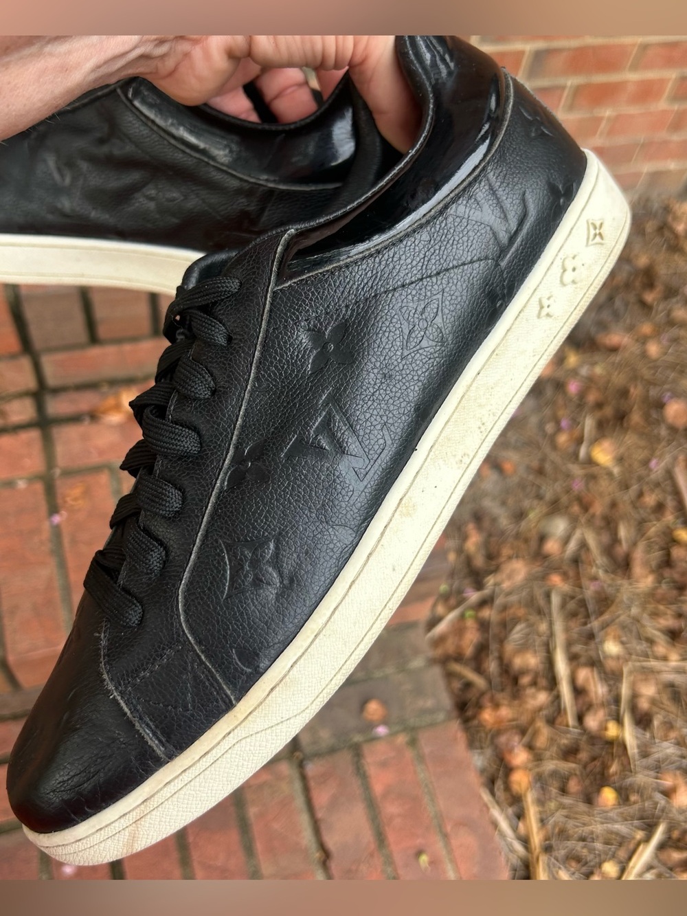 Design Fashion Black Leather Signature Sneakers